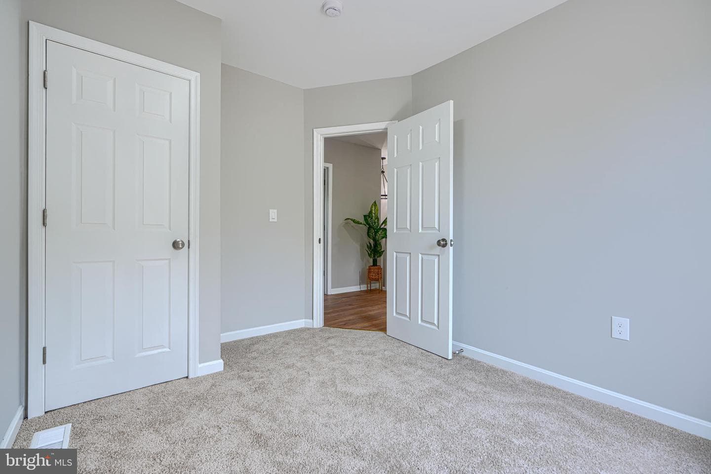 3023 W Garrison Avenue photo 27