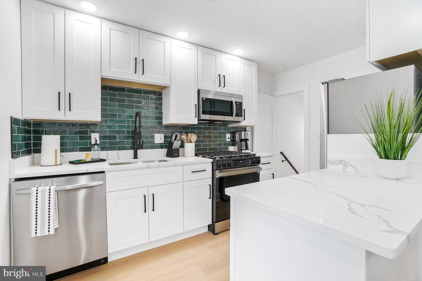 1237 Hull Street photo 7