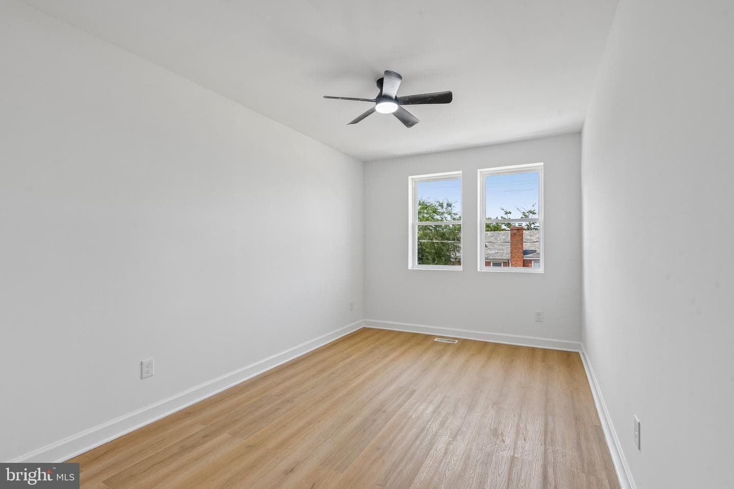 1528 Sheffield Road photo 30