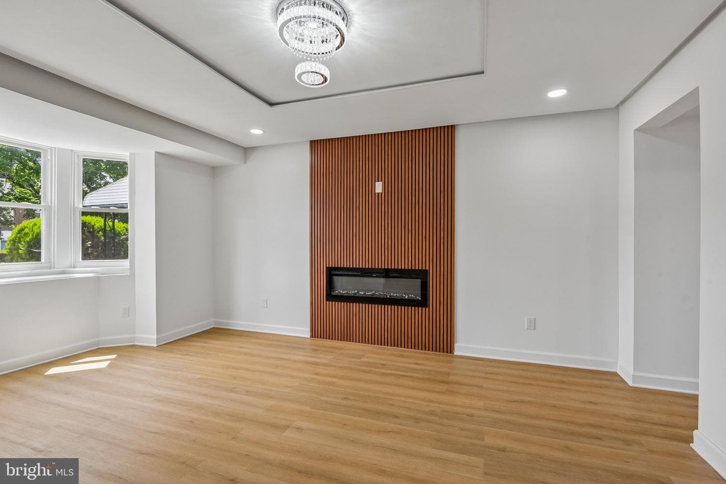 1528 Sheffield Road photo 5