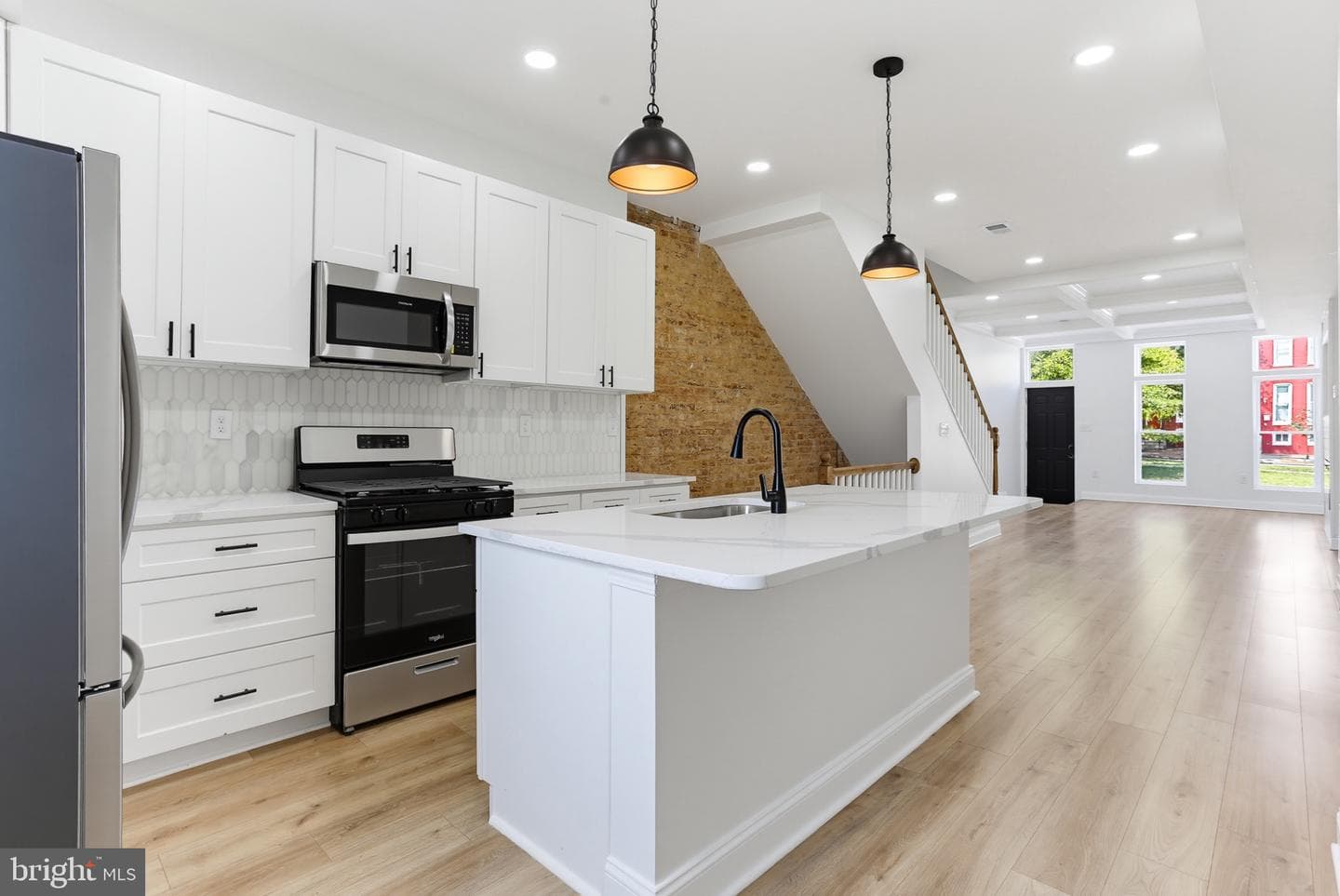 1315 N Broadway photo 24