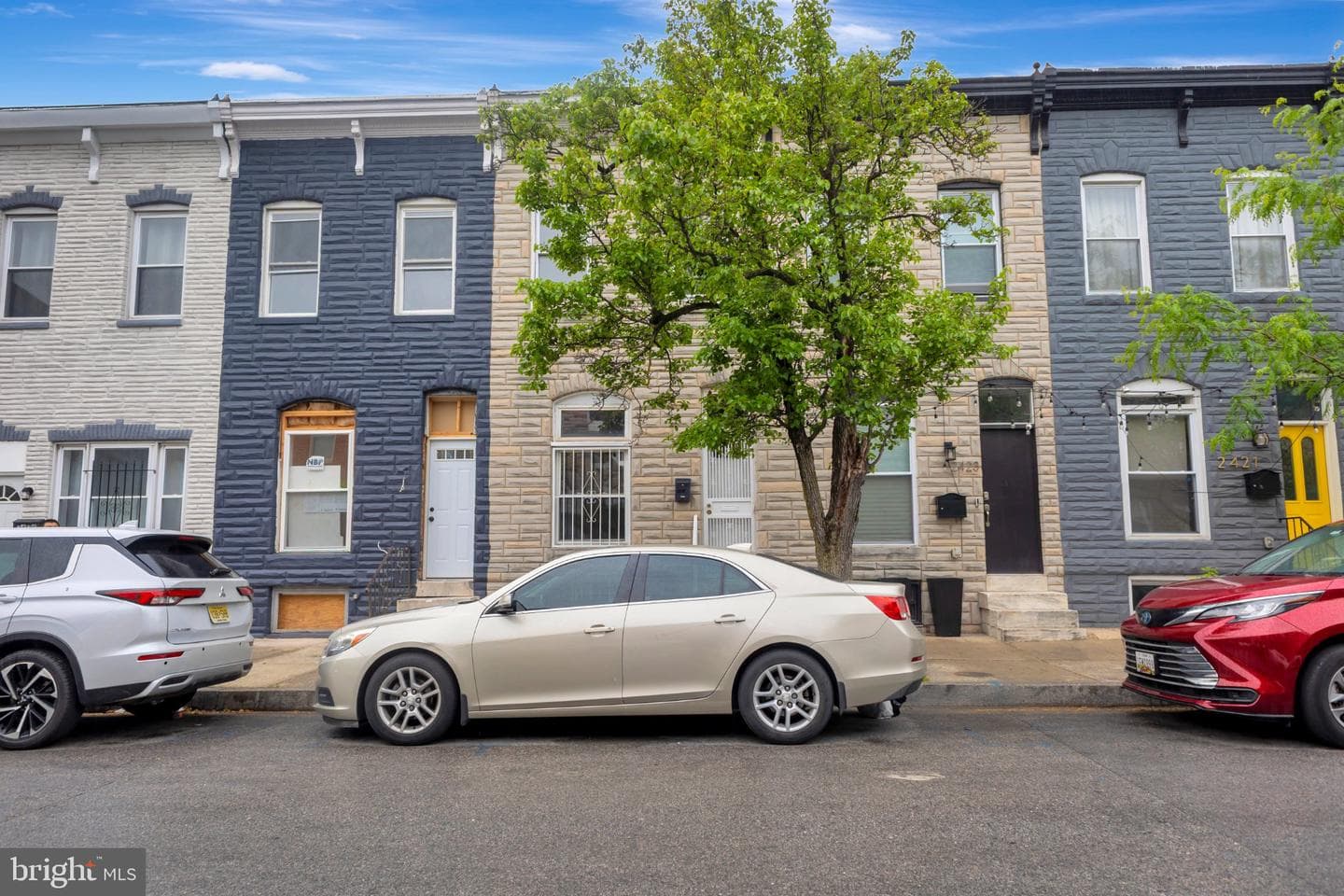 2425 Ashland Avenue photo 3