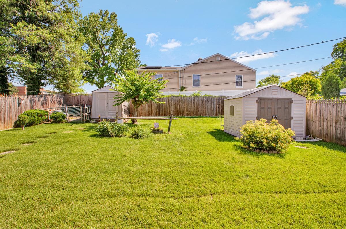 4708 Hamilton Avenue photo 32
