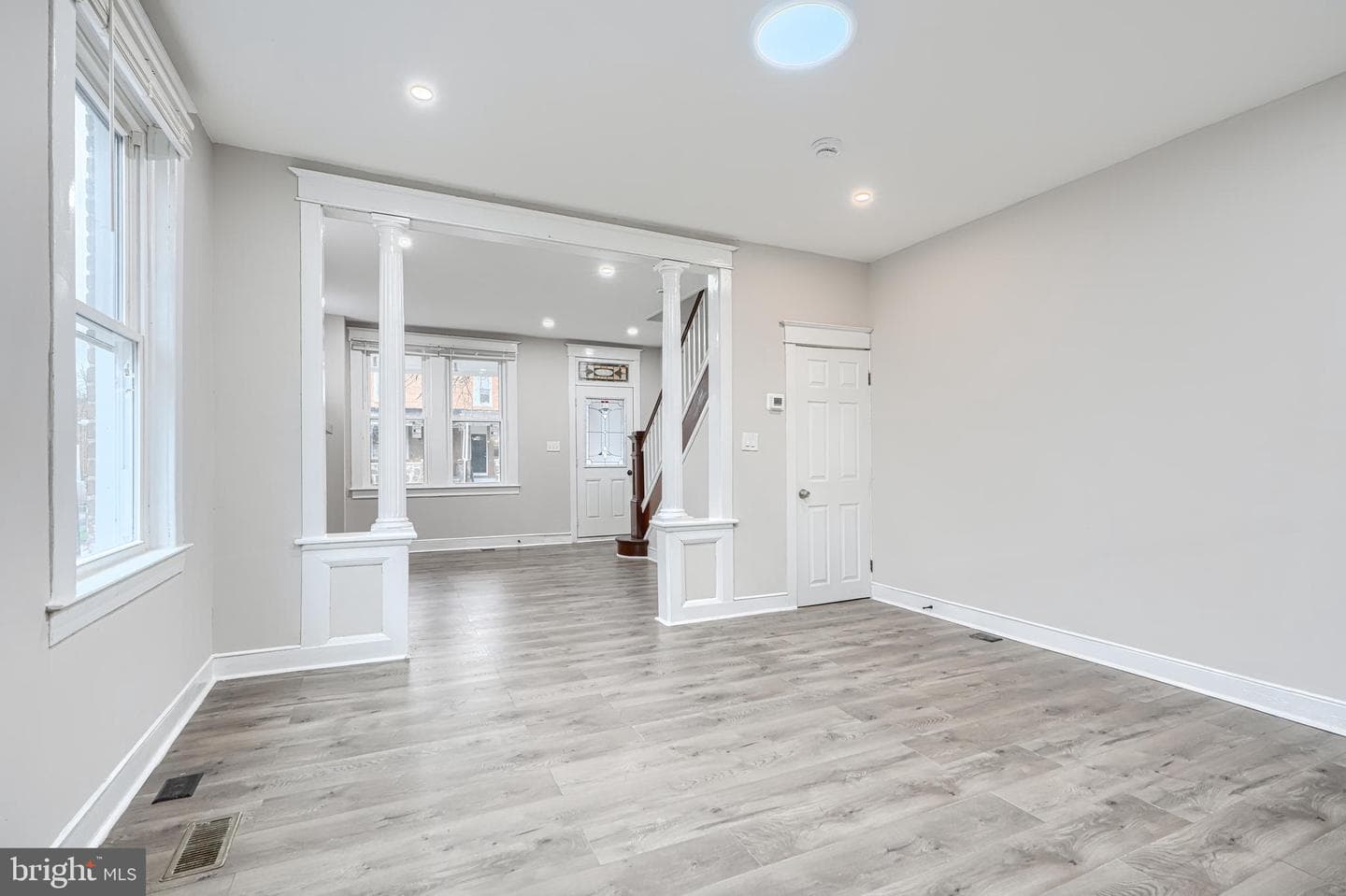 240 N Monastery Avenue photo 11