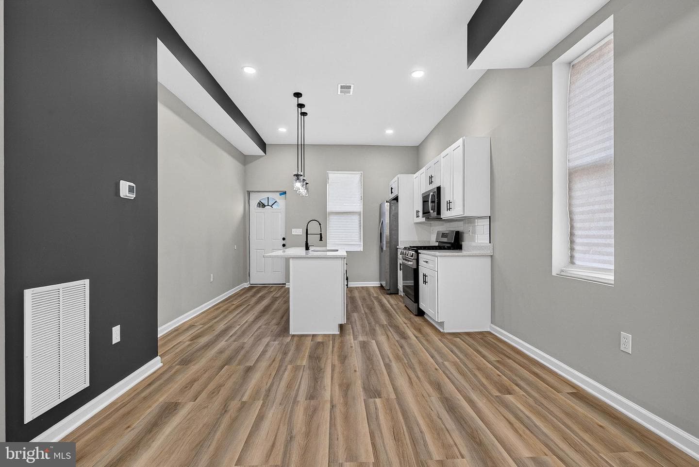 2820 Auchentoroly Terrace photo 4