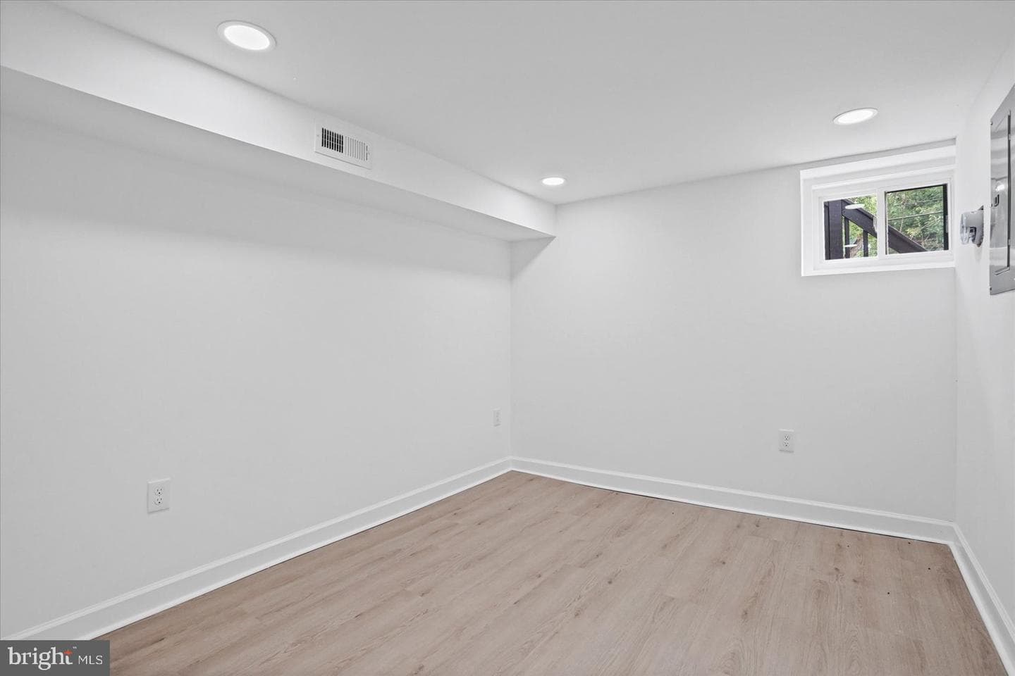 21 Monastery Avenue photo 28