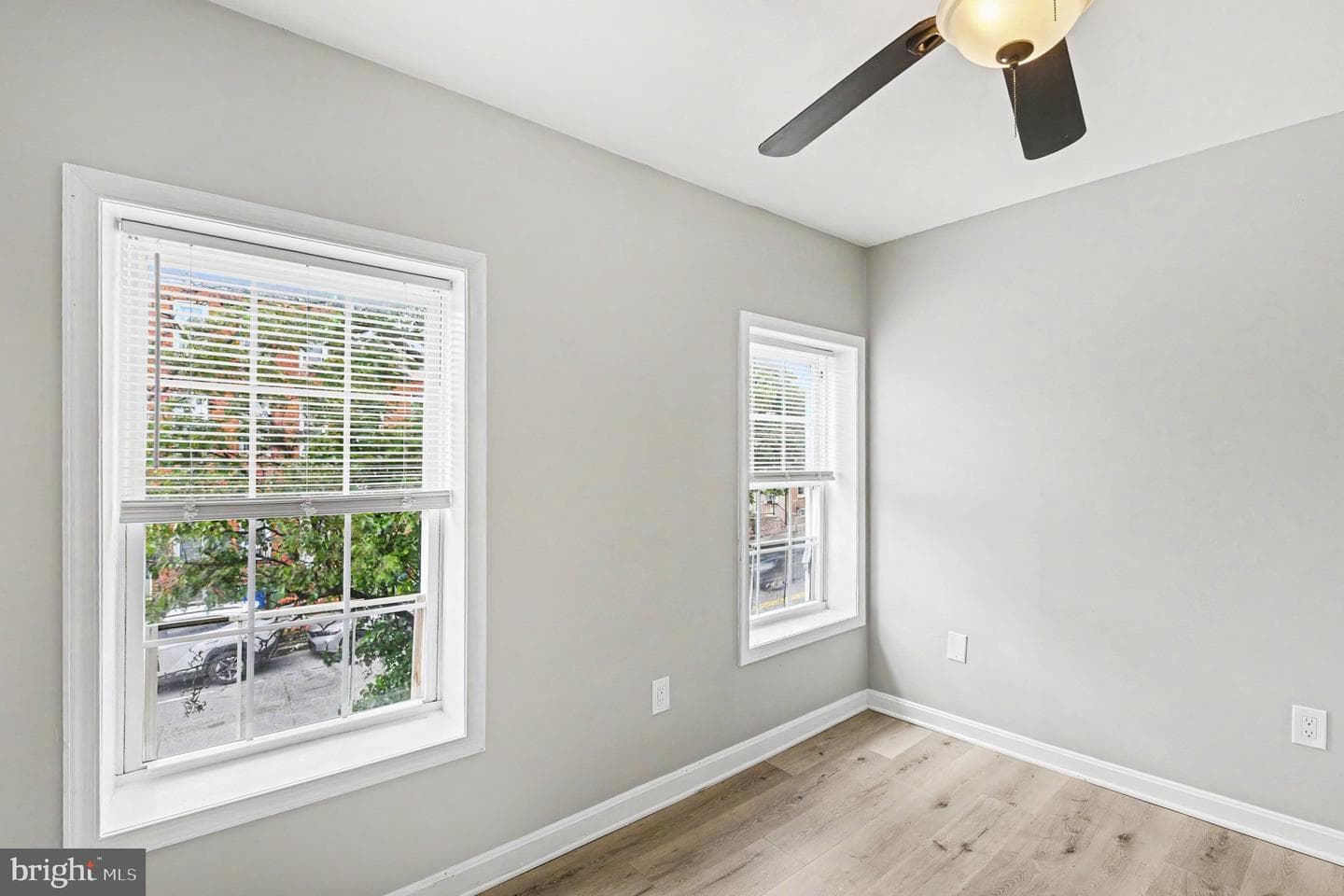 111 E Fort Avenue photo 25