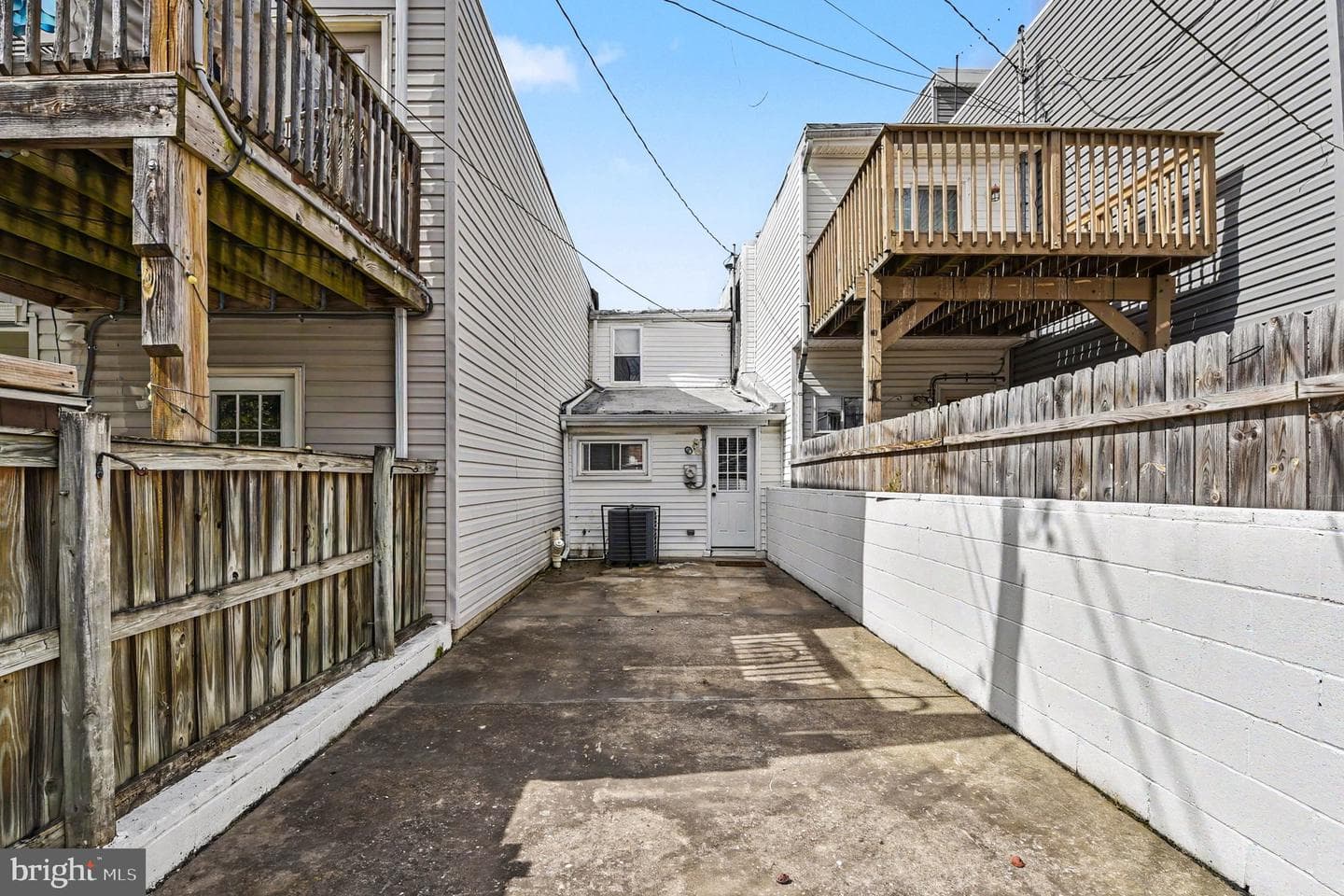 111 E Fort Avenue photo 36