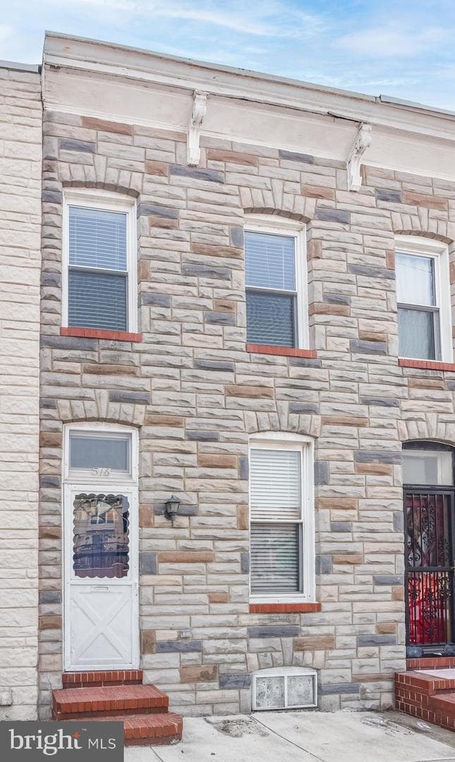 516 S Highland Avenue photo 1
