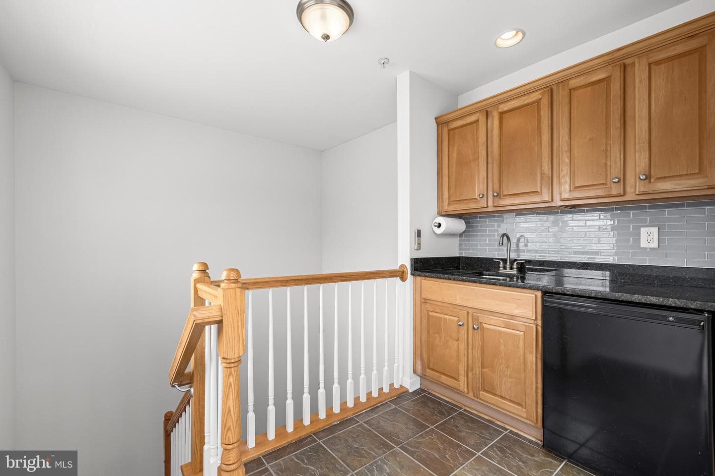1420 Benjamin Street photo 36