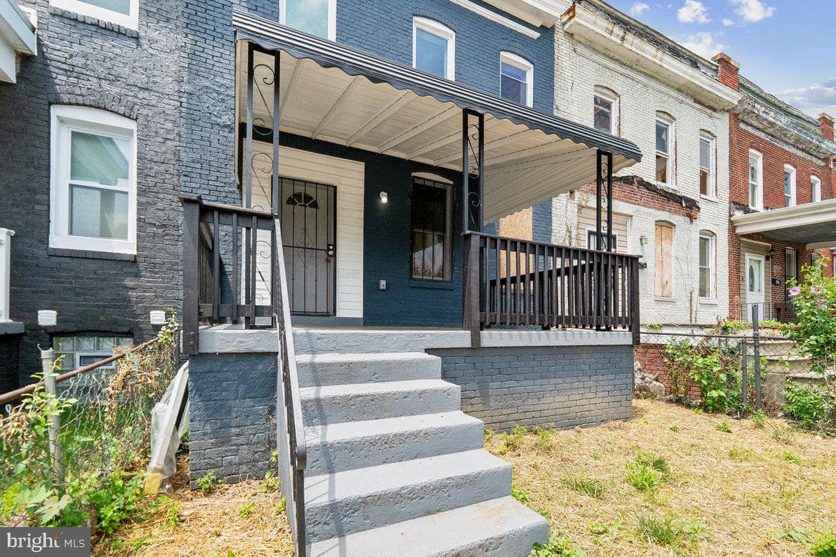 3708 Oakmont Avenue photo 1