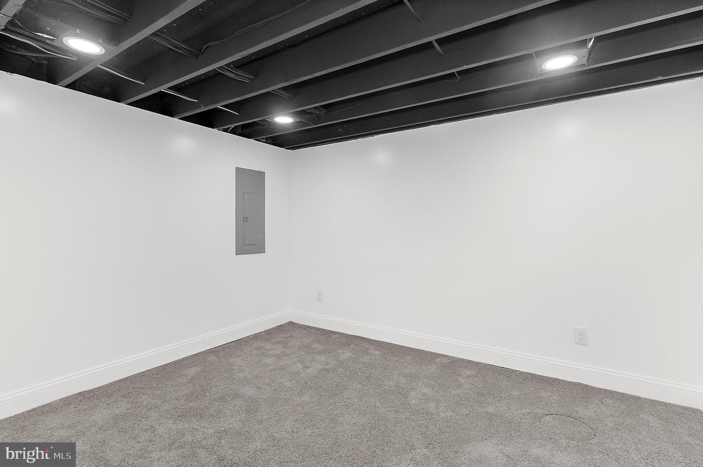 1747 N Milton Avenue photo 36