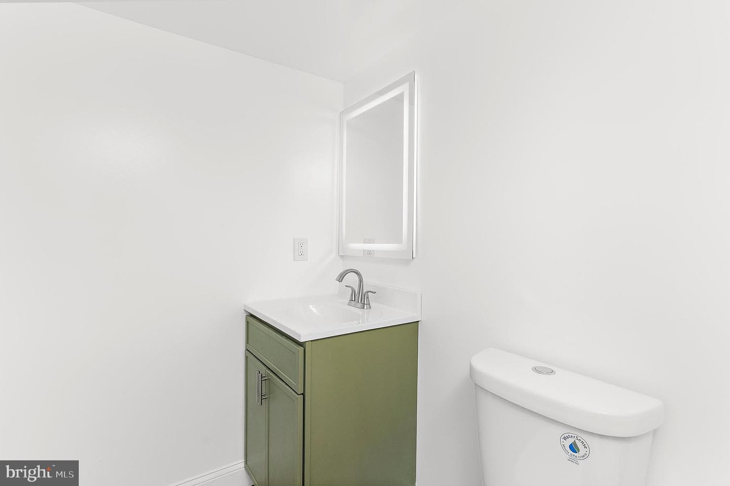 1747 N Milton Avenue photo 39