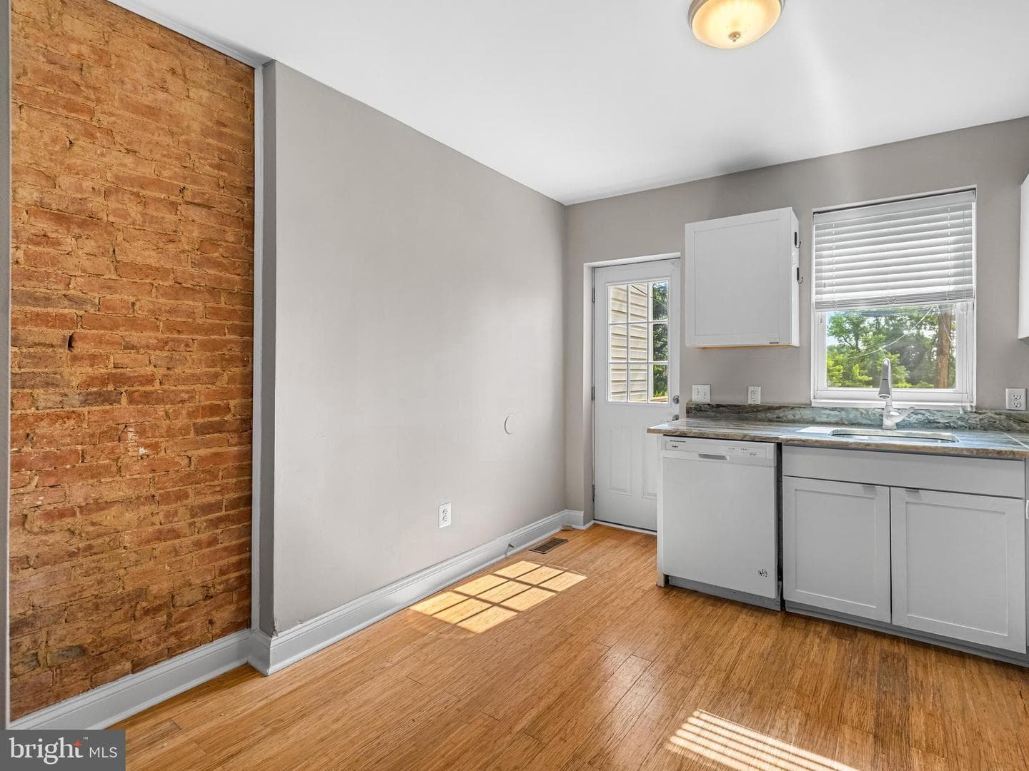 317 Font Hill Avenue photo 8