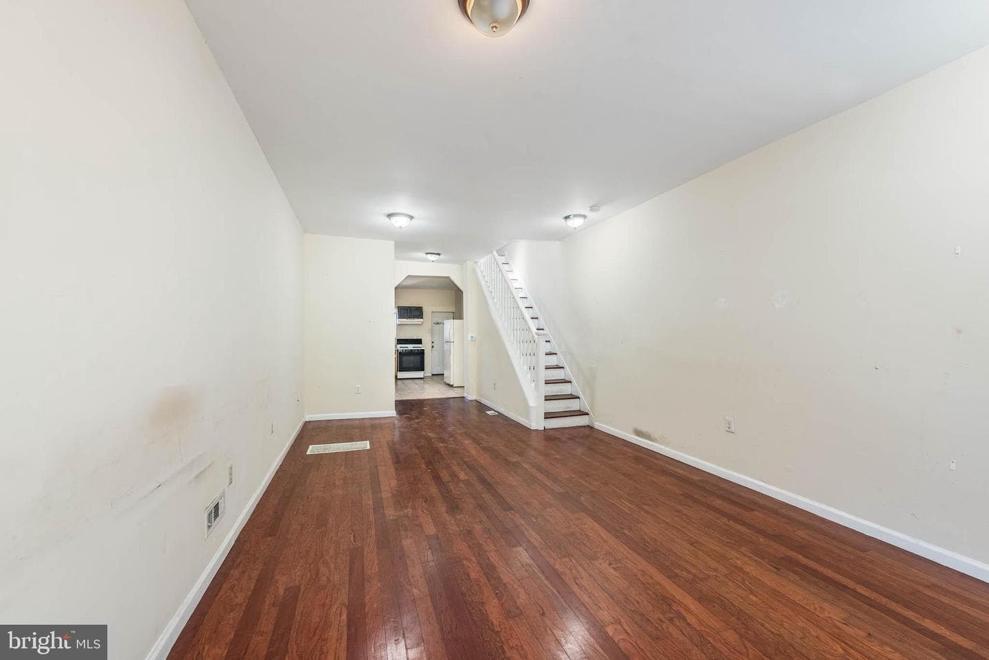 2316 E Madison Street photo 2