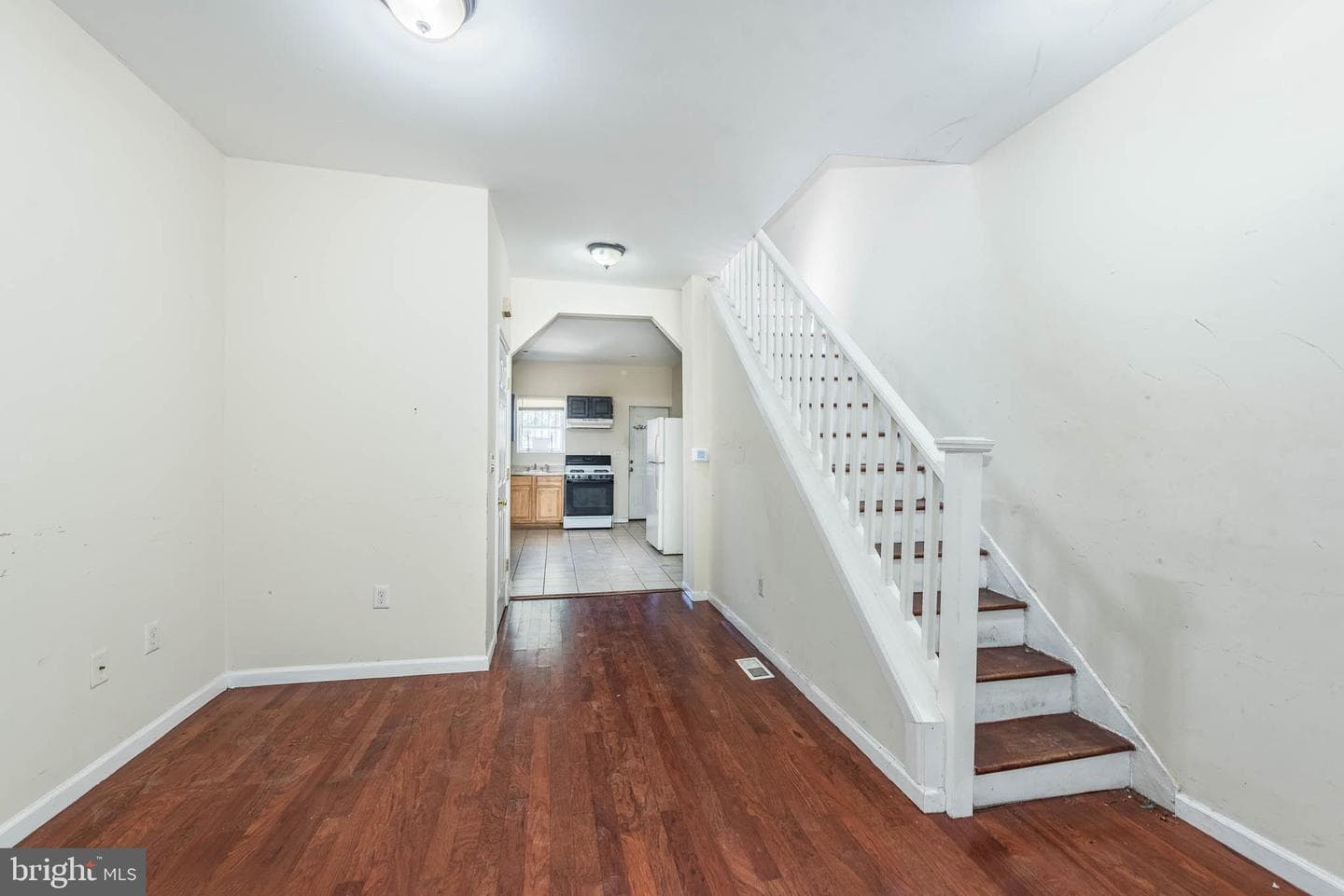 2316 E Madison Street photo 4