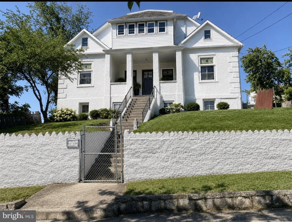 1404 Inverness Avenue photo 1