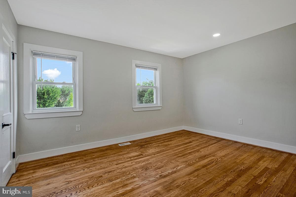 2309 Riggs Avenue photo 17
