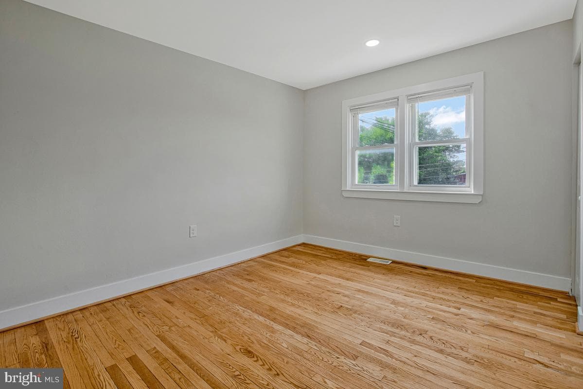 2309 Riggs Avenue photo 21