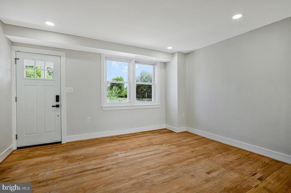 2309 Riggs Avenue photo 8