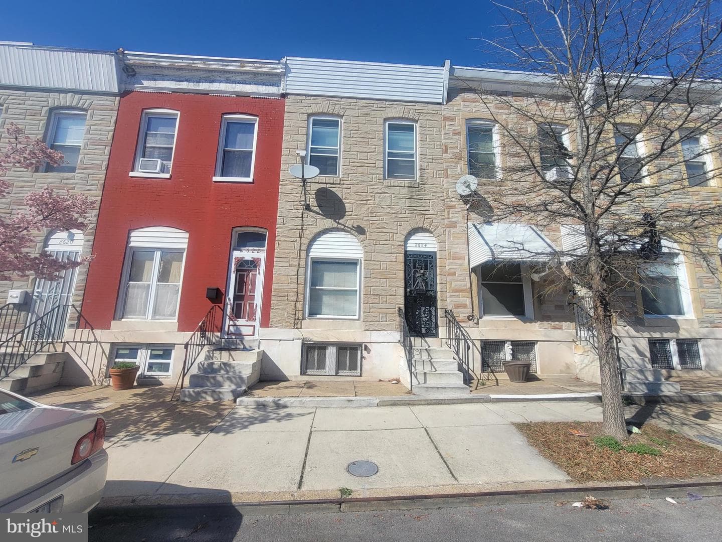 2624 E Hoffman Street photo 1