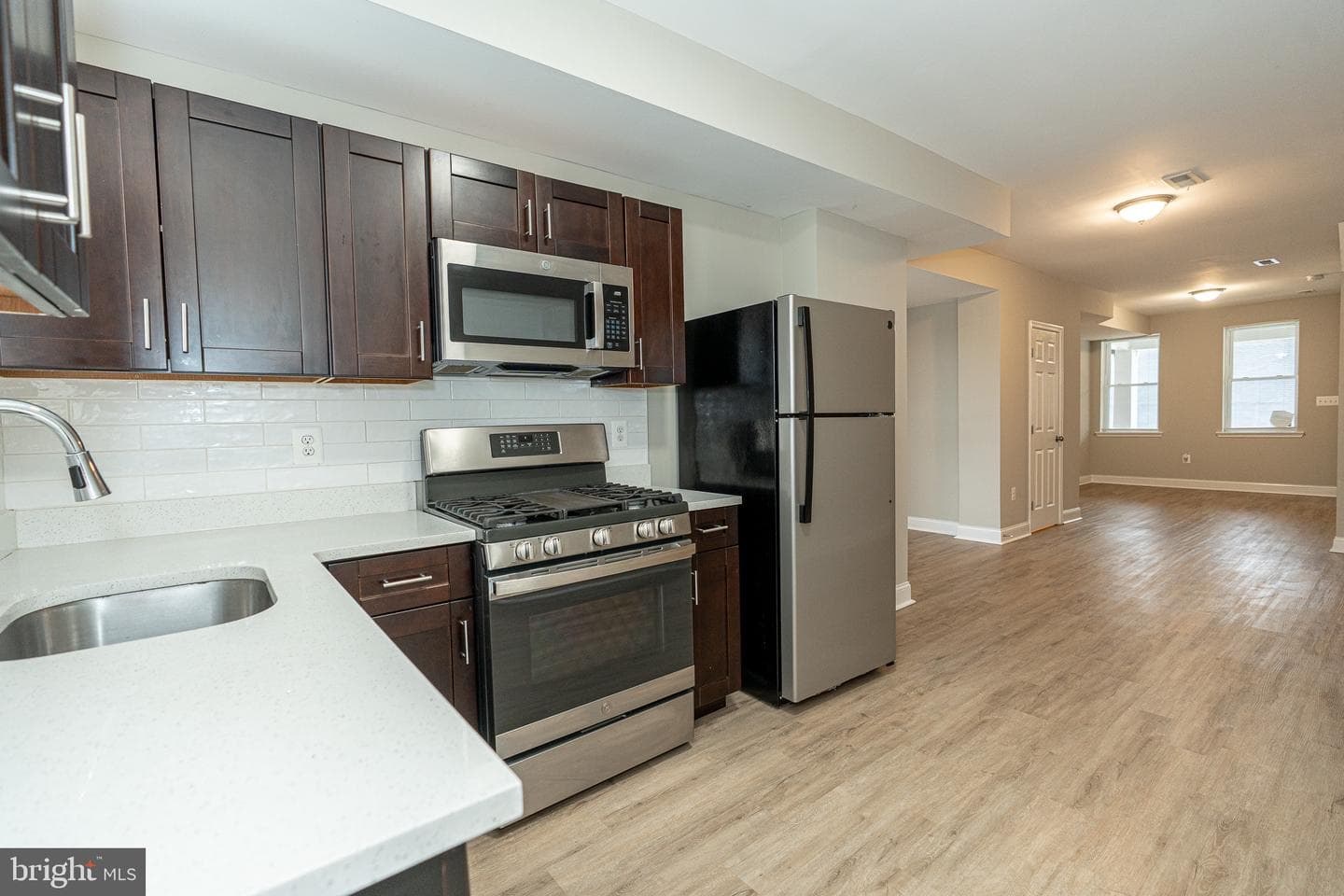 1605 Carswell Street photo 1