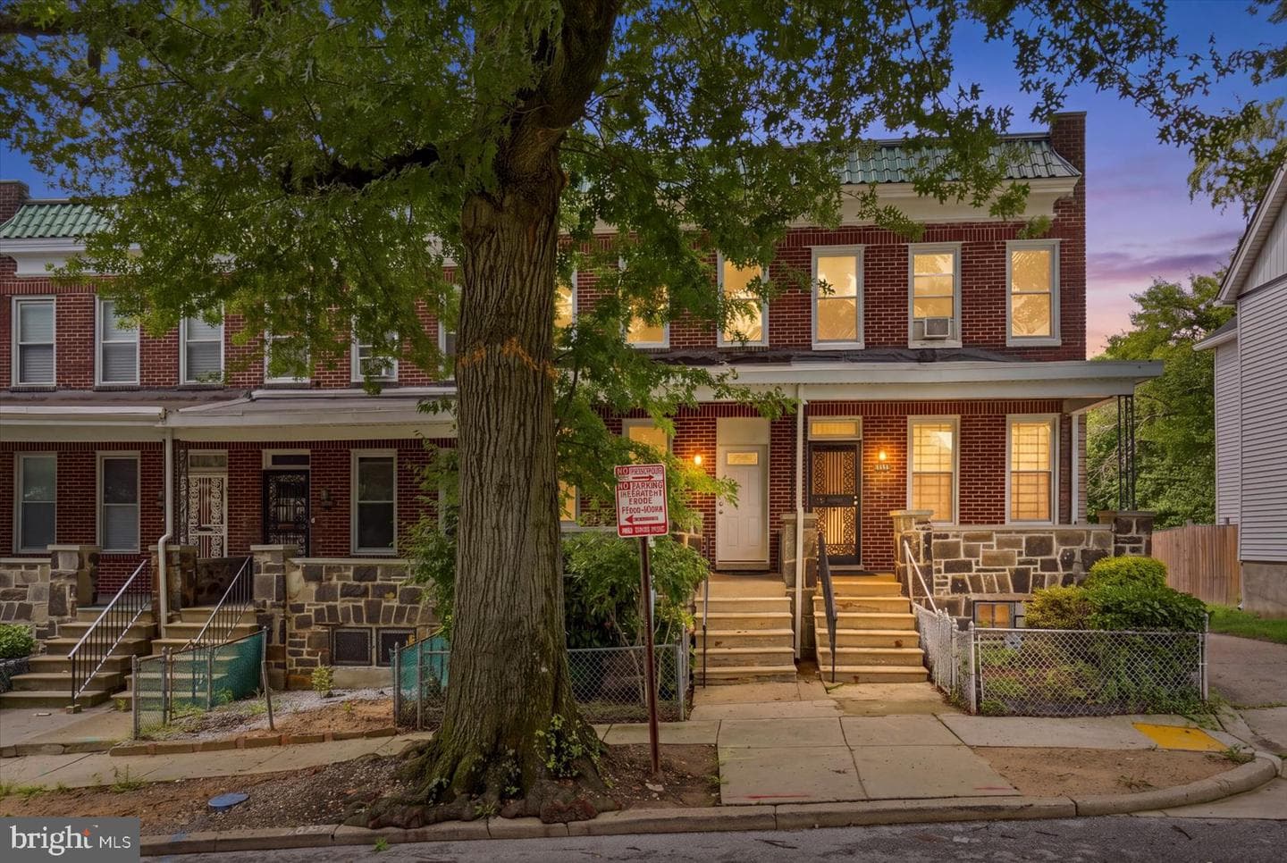 1557 Homestead Street photo 1