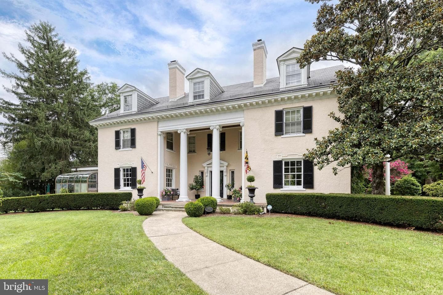 501 Somerset Road photo 1