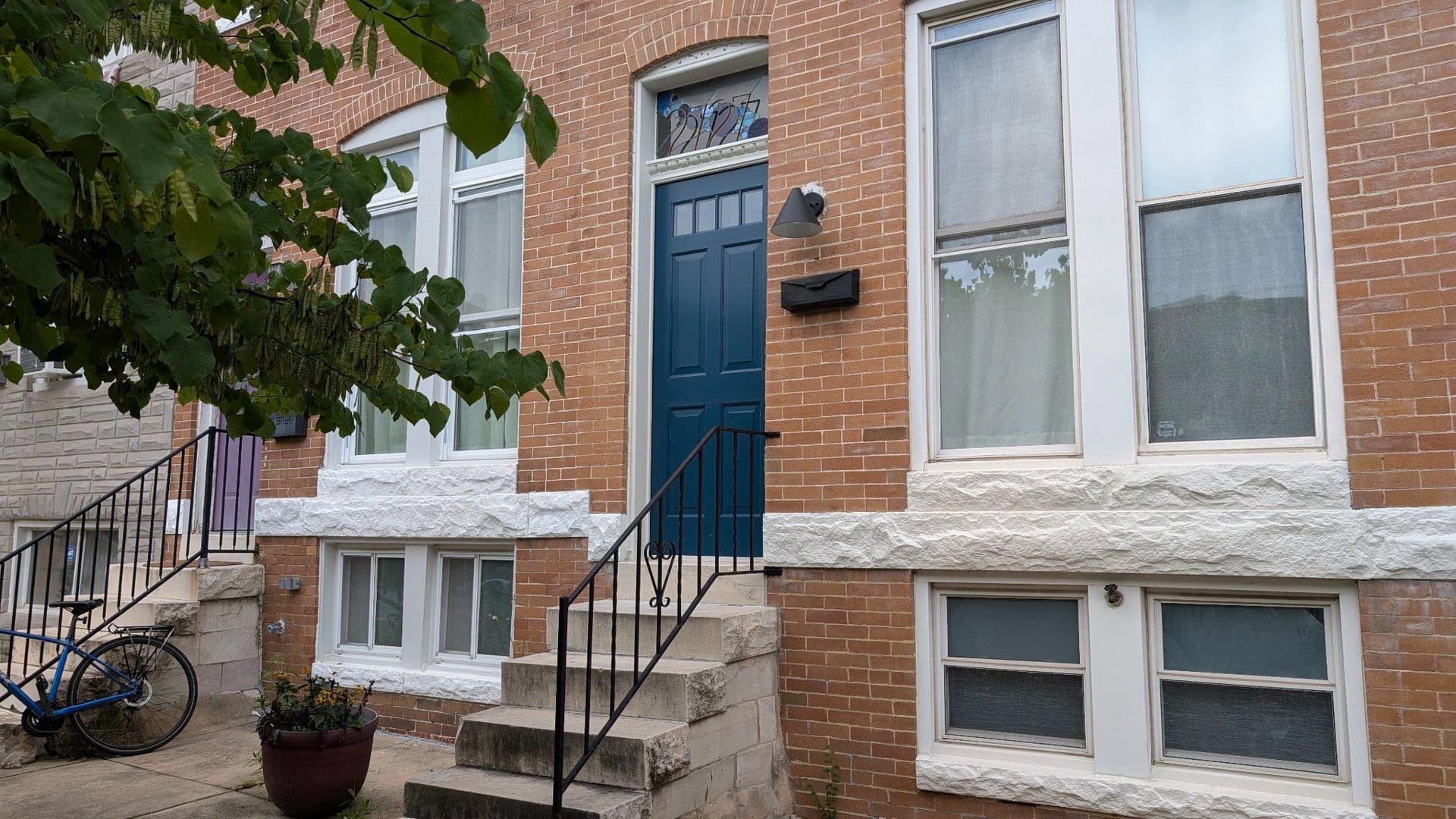 2727 Hampden Avenue photo 1
