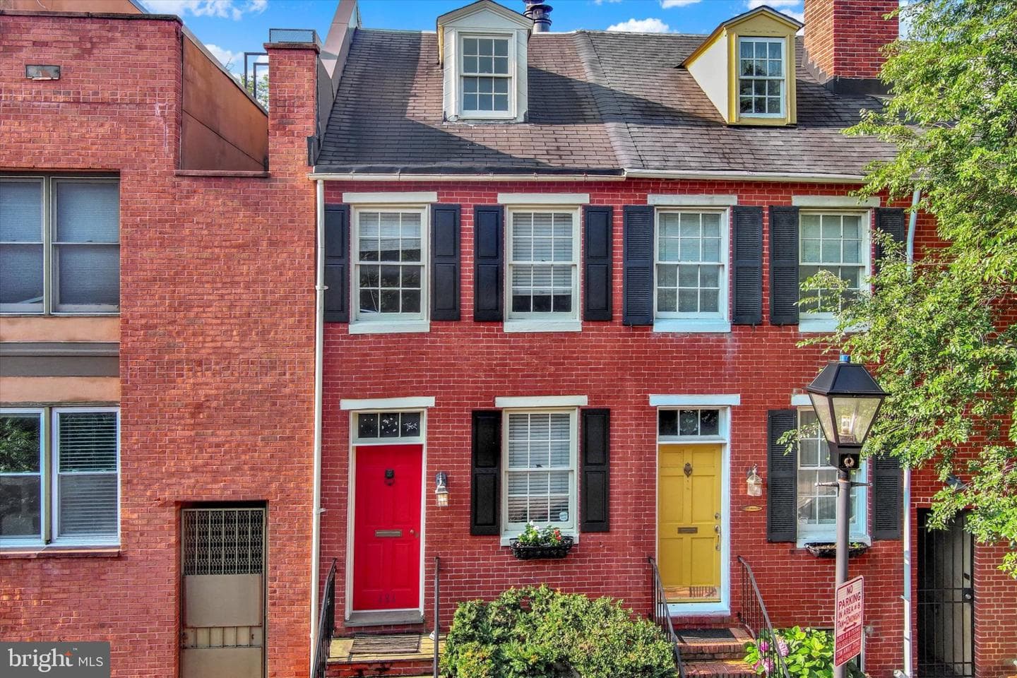 131 W Barre Street W photo 1