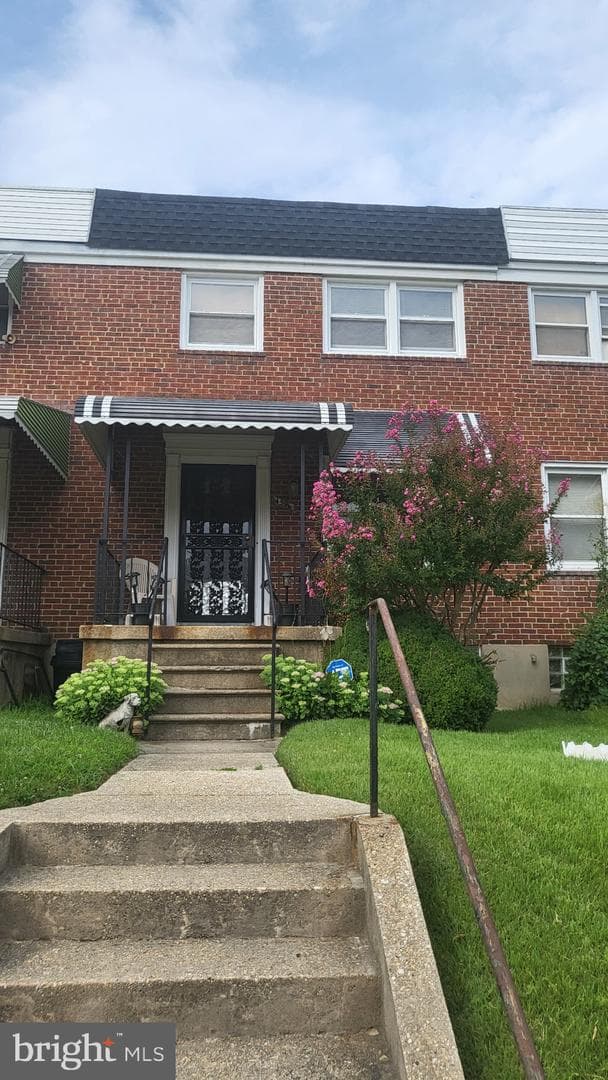 4524 Shamrock Avenue photo 1