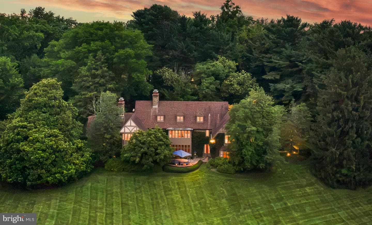 102 Cotswold Road photo 1