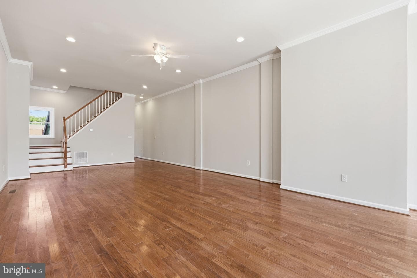 1203 Argyle Avenue photo 1