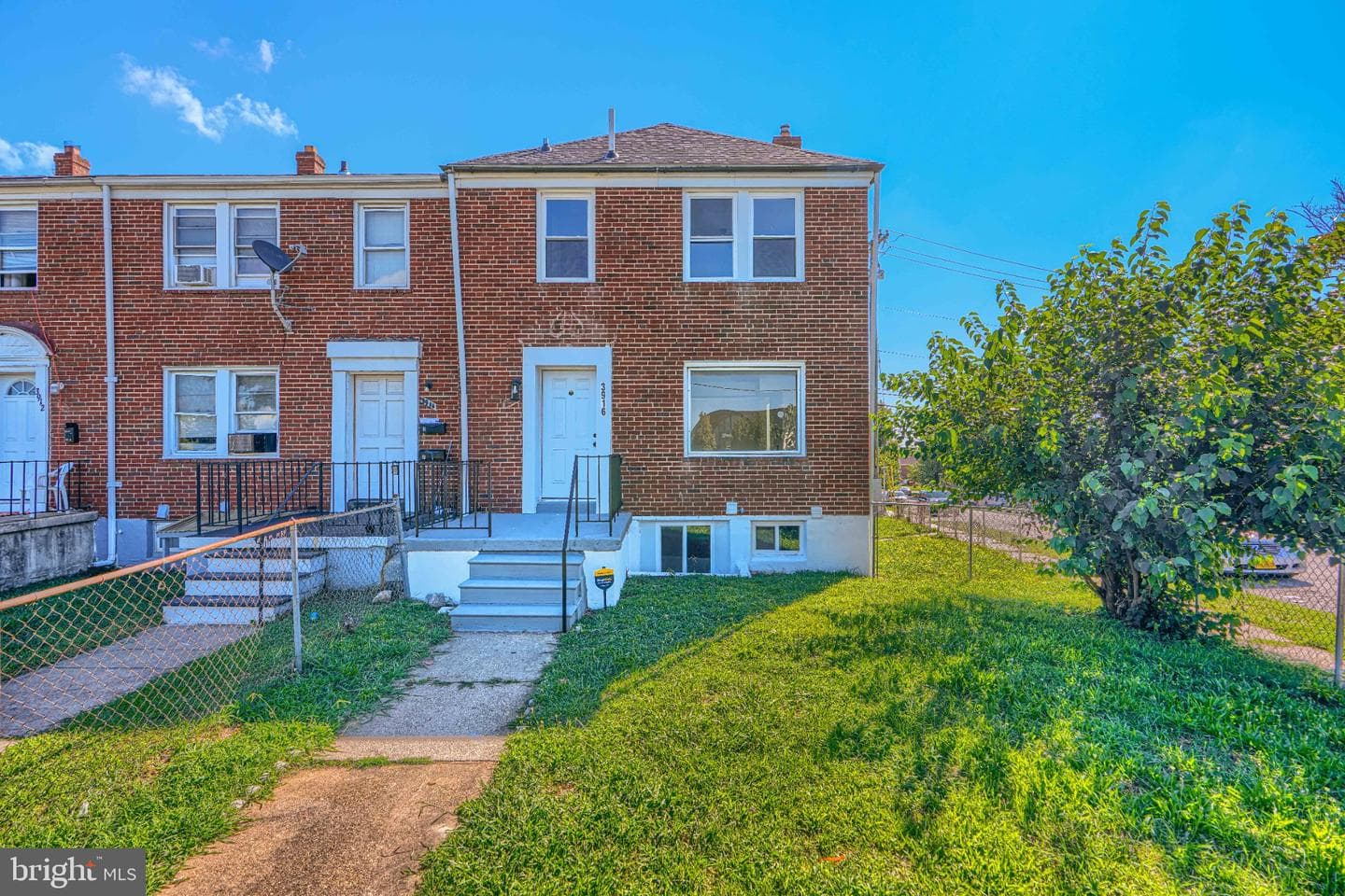 3916 Erdman Avenue photo 1