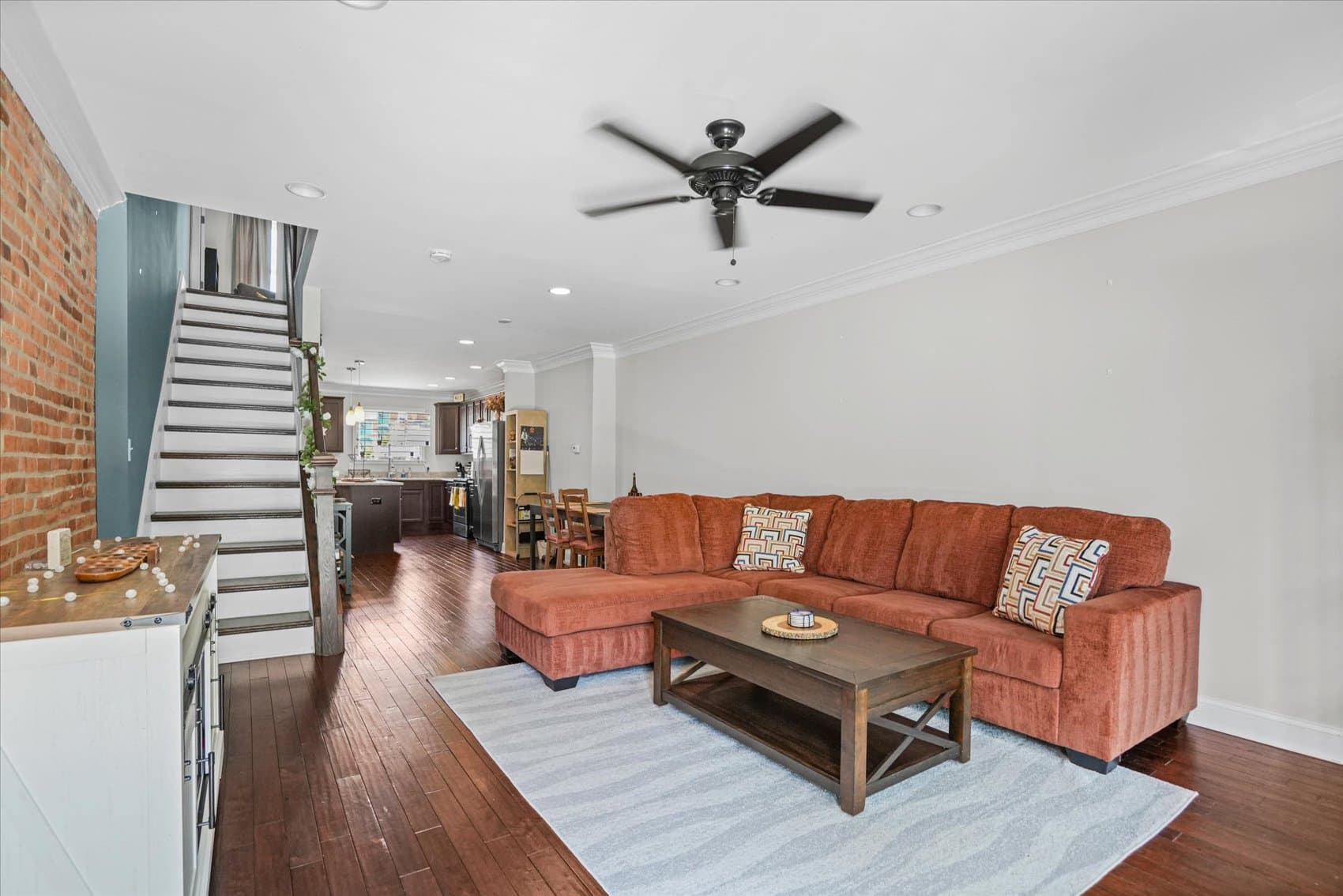 214 S Highland Ave photo 1