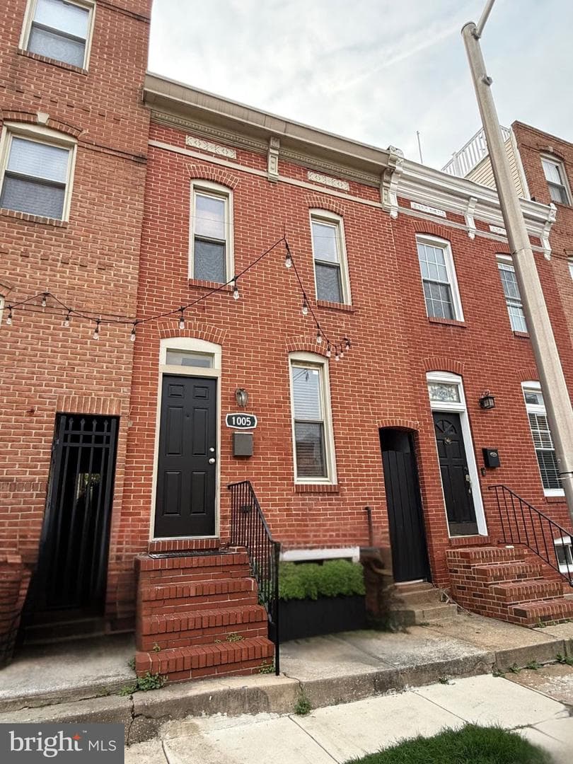 1005 S Baylis Street photo 1