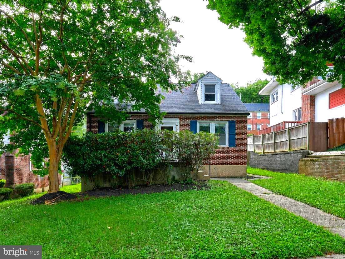 409 Wickham Road S photo 1