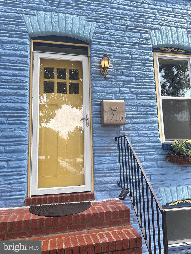 2216 Essex Street photo 1
