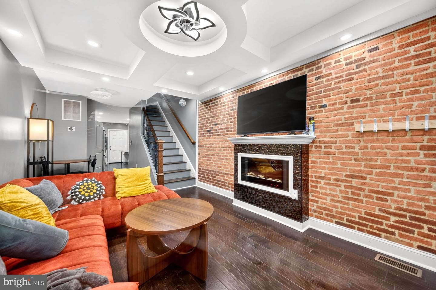 460 E Federal Street photo 1
