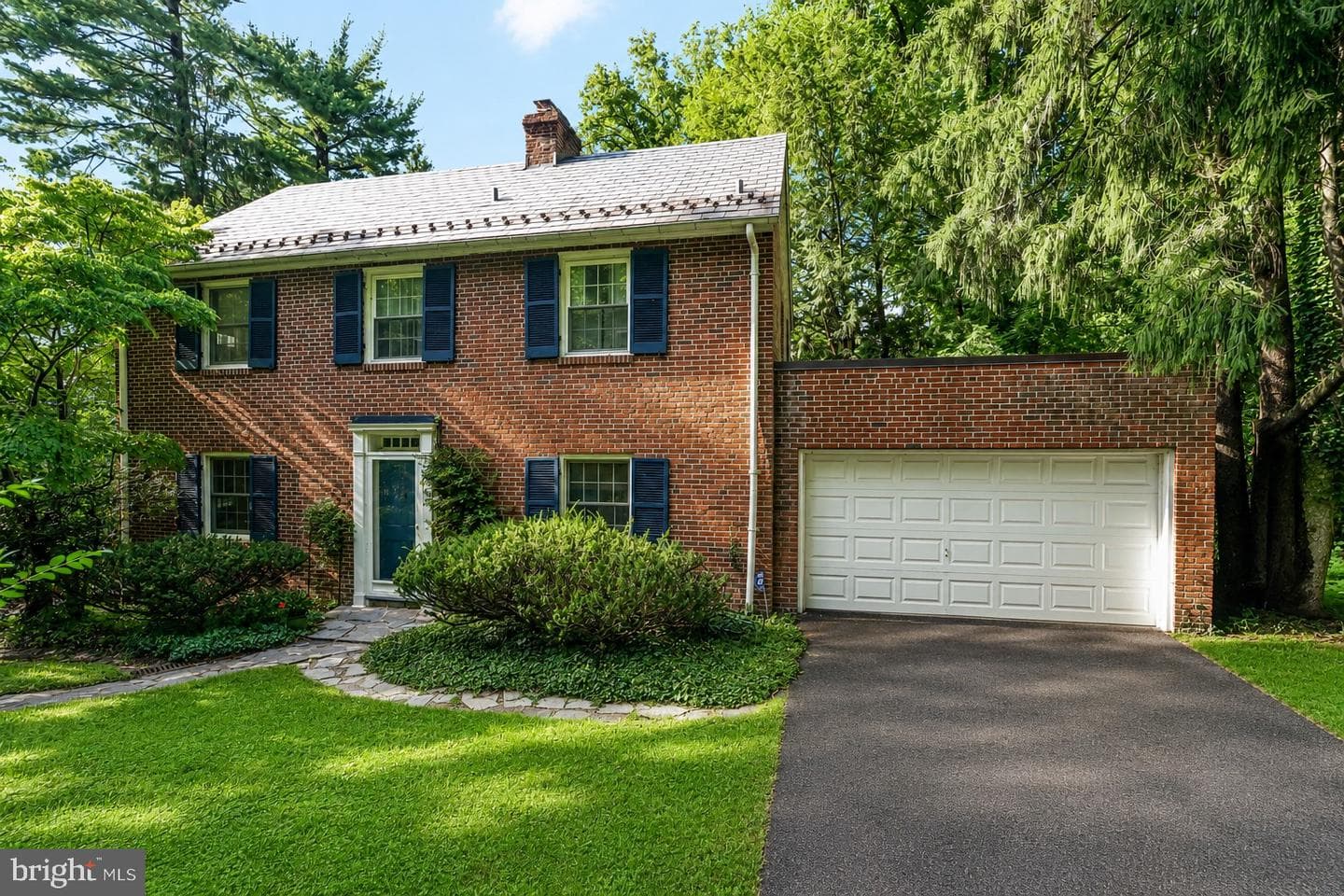 1110 Bellemore Road photo 1