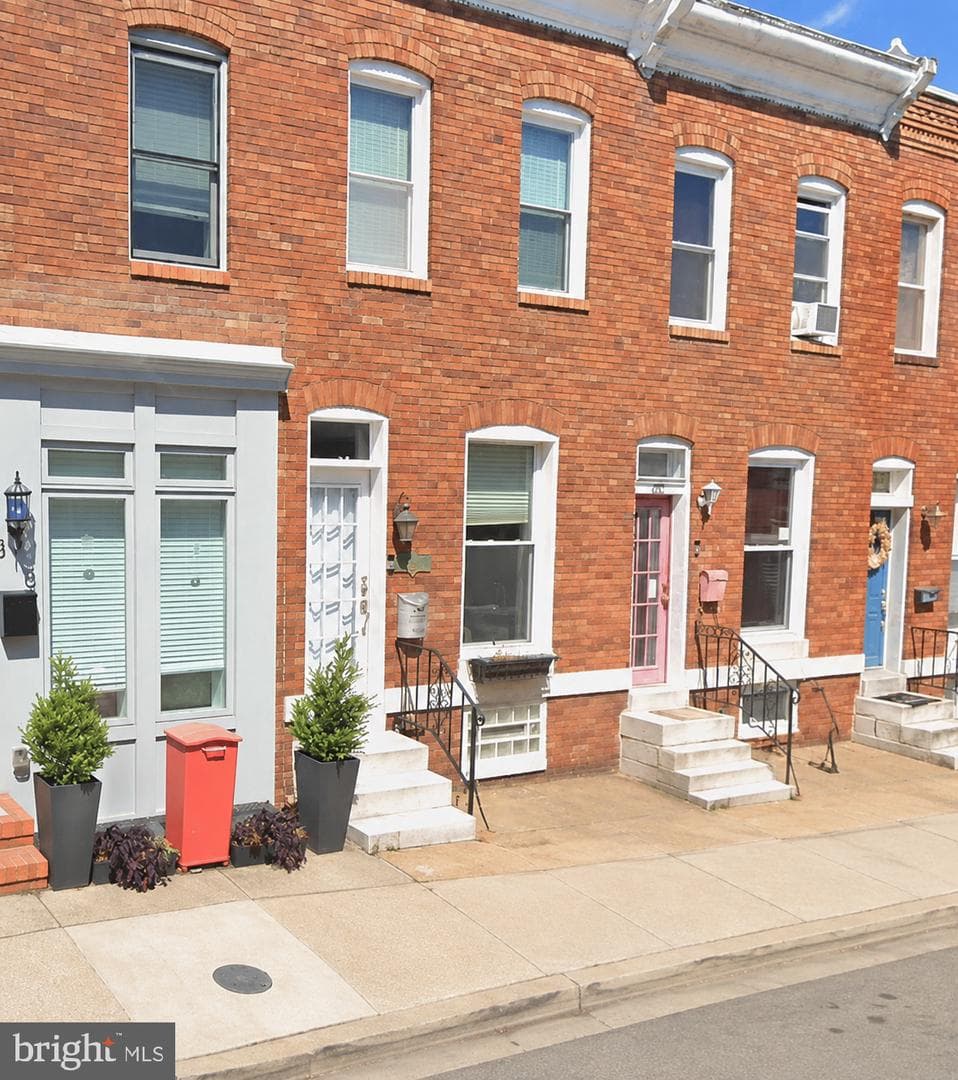 516 S Robinson Street photo 1