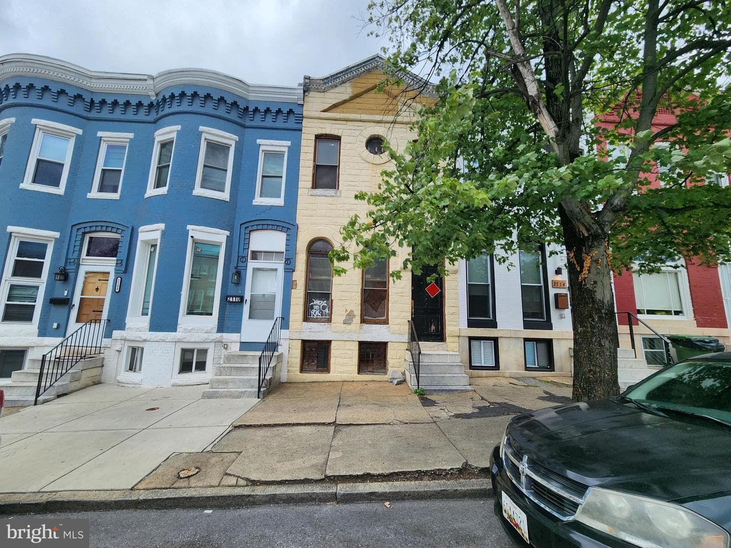 2112 N Fulton Avenue photo 1