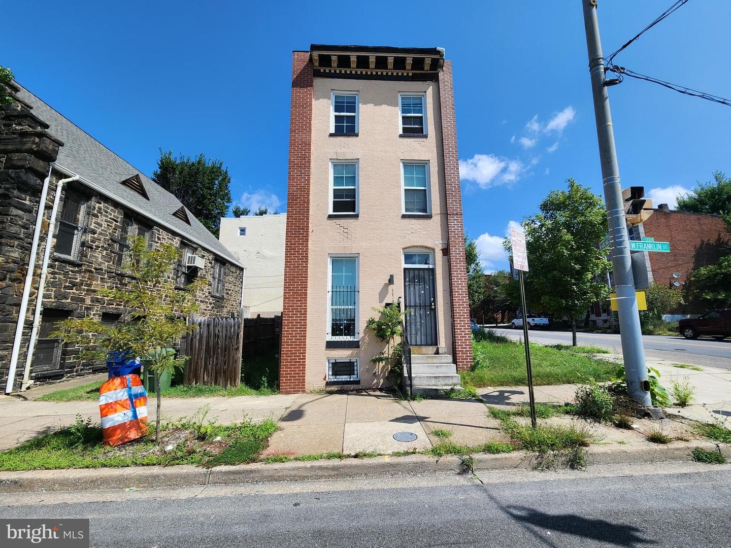 1102 W Franklin Street photo 1