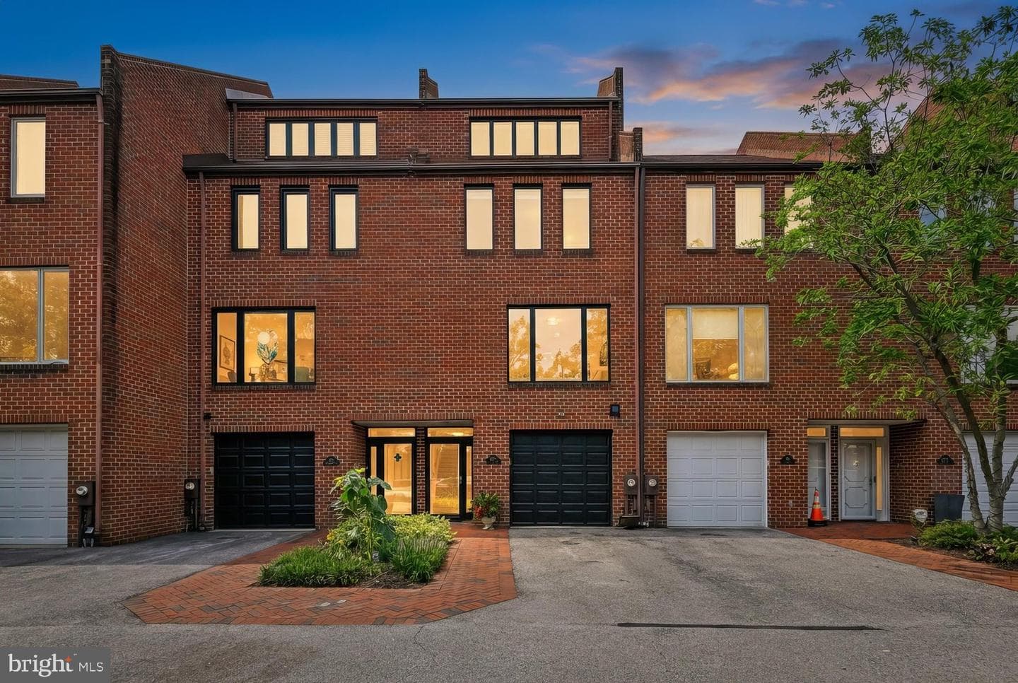2363 Boston Street photo 1
