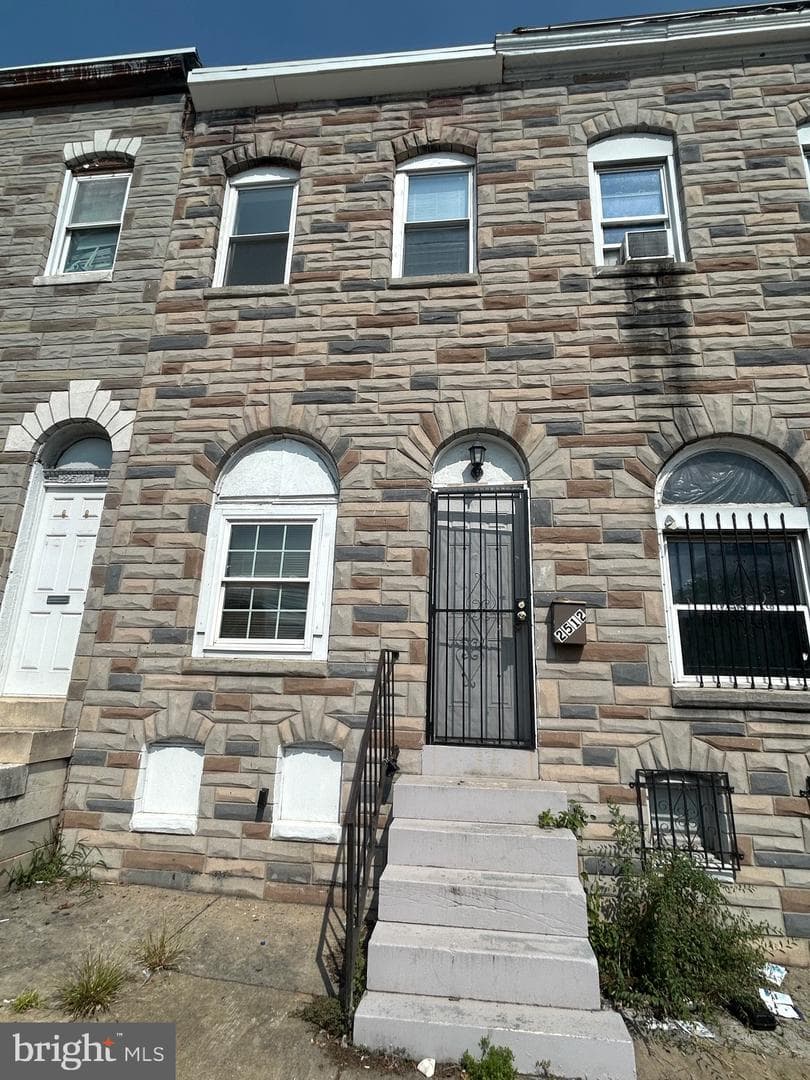 2512 Frederick Avenue photo 1