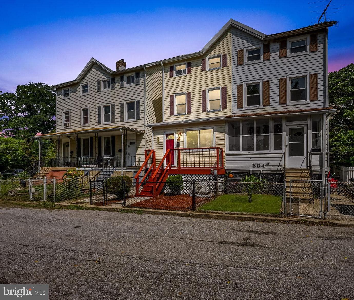 806 Darby Street photo 1