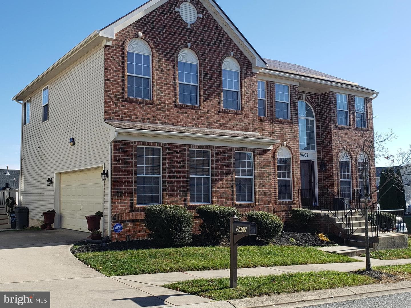 9407 Harcrest Way photo 2
