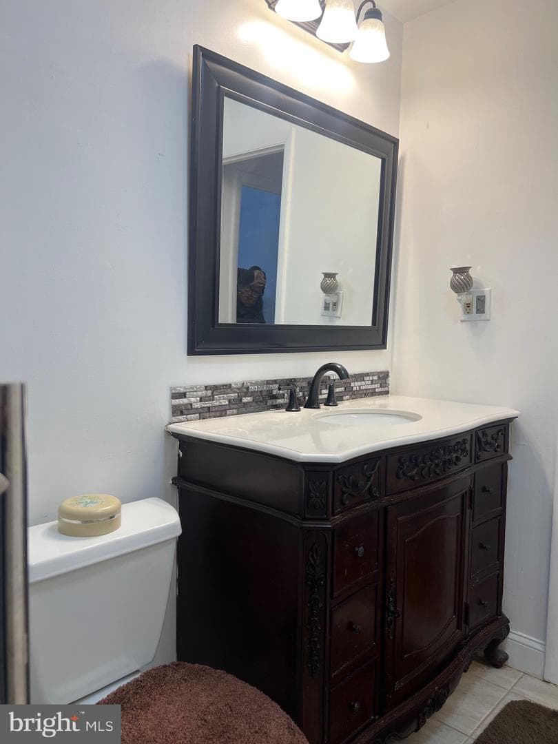 805 Suburbian Road photo 11