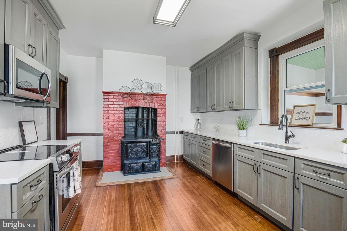 106 Maple Avenue photo 10
