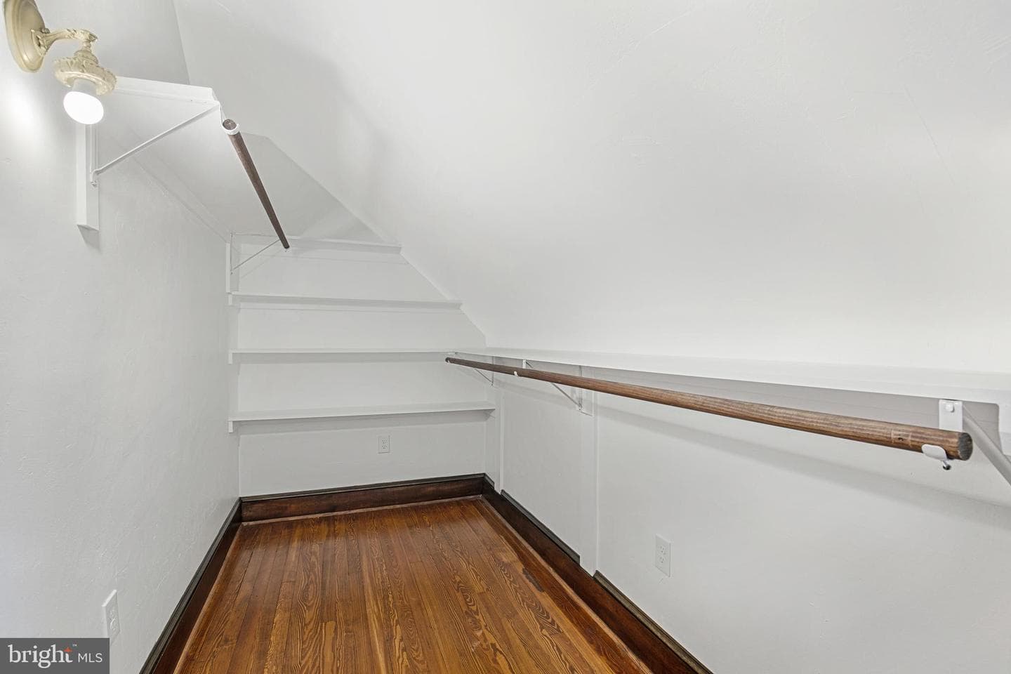 106 Maple Avenue photo 13